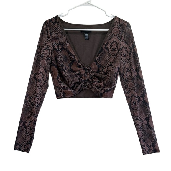 h:ours From Revolve Minju Snake Print Ruched Crop Top with Long Sleeves. Size S - Picture 4 of 13